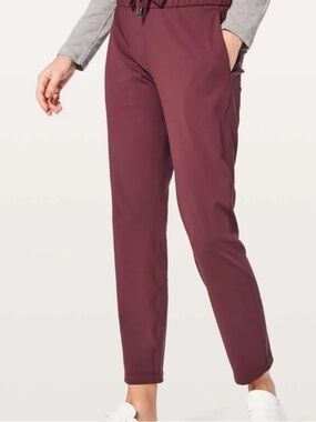 On The Fly Lululemon Pants Size 4